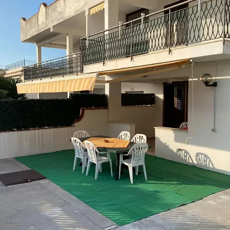 Delle Pomelie